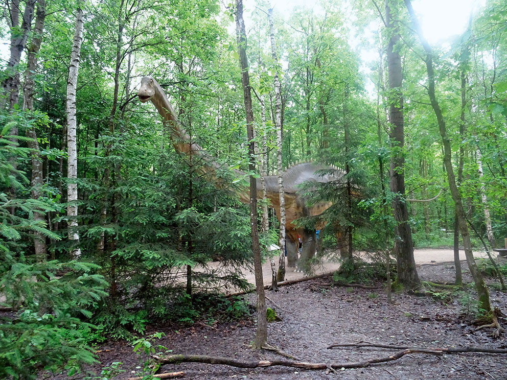 Dino im Wald